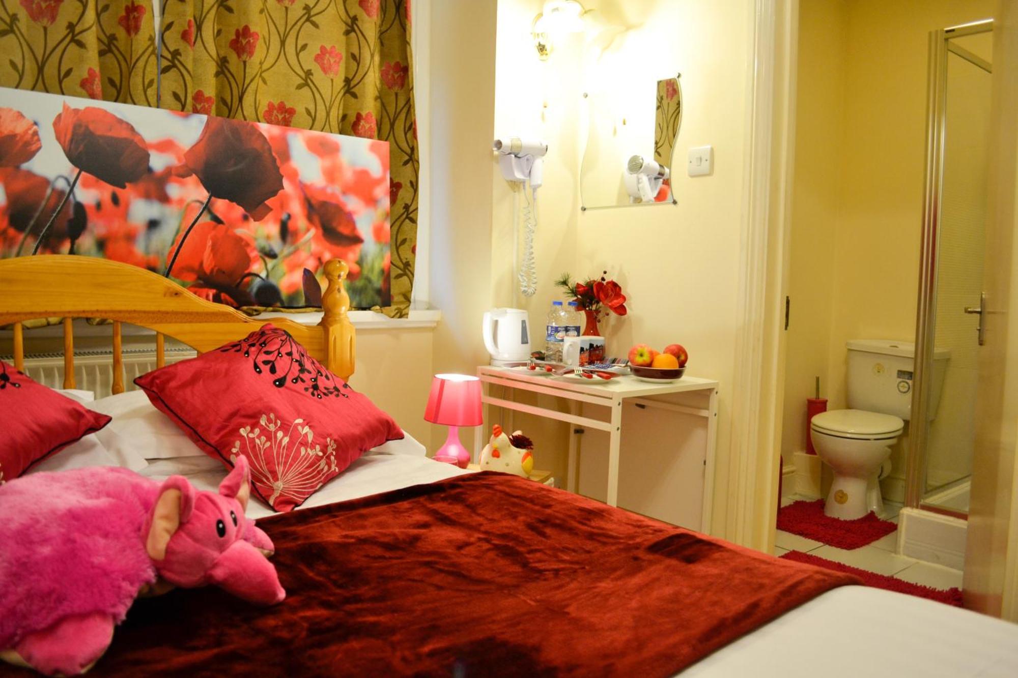 City London Hotel Room photo